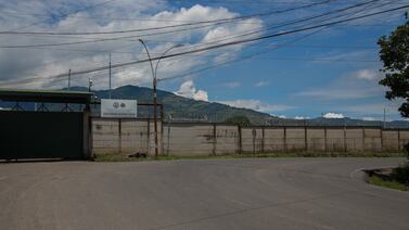 Policía penitenciario fue sorprendido cuando intentó meter algo muy grave a La Reforma