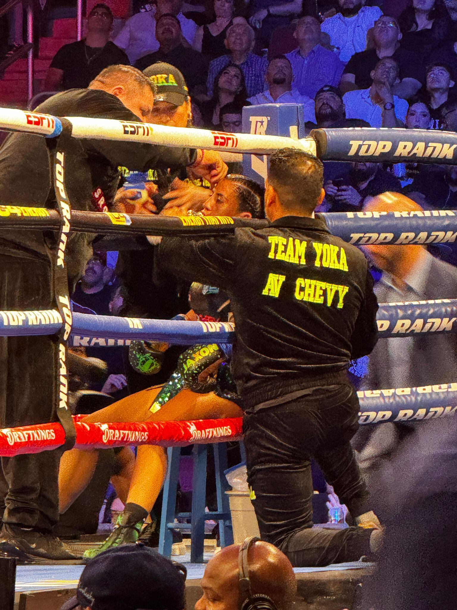 Yokasta Valle vs Seniesa Estrada