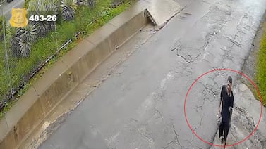 Video: Gatillero que le disparó a policía en la cabeza para robarle su arma se cambió de ropa tras cometer el ataque