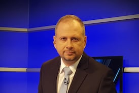 Rodolfo González da la sorpresa en Telenoticias a dos meses de asumir dirección del noticiero