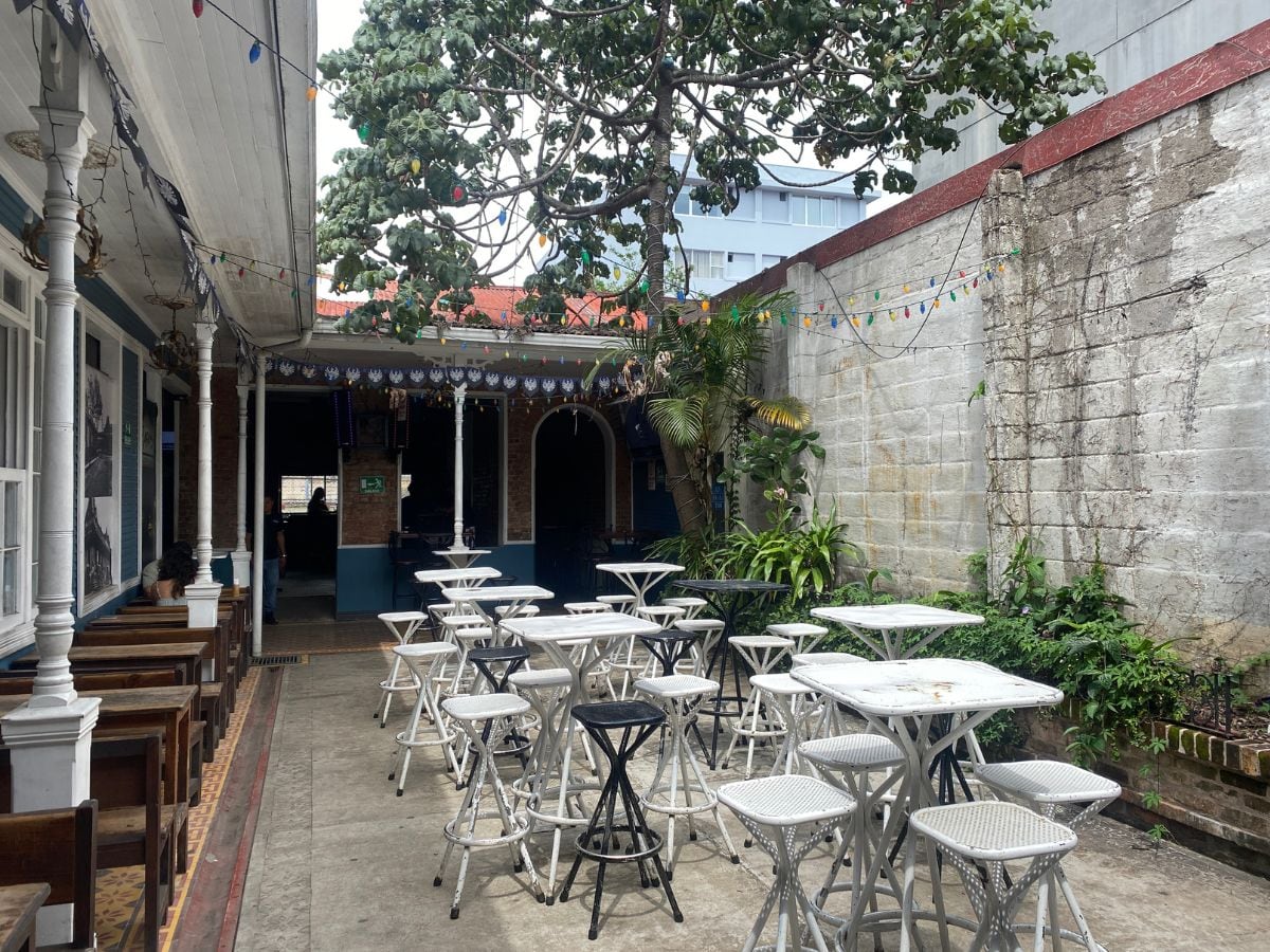 ¿Quién no se ha echado un par de birritas en la terraza de Rafa's?