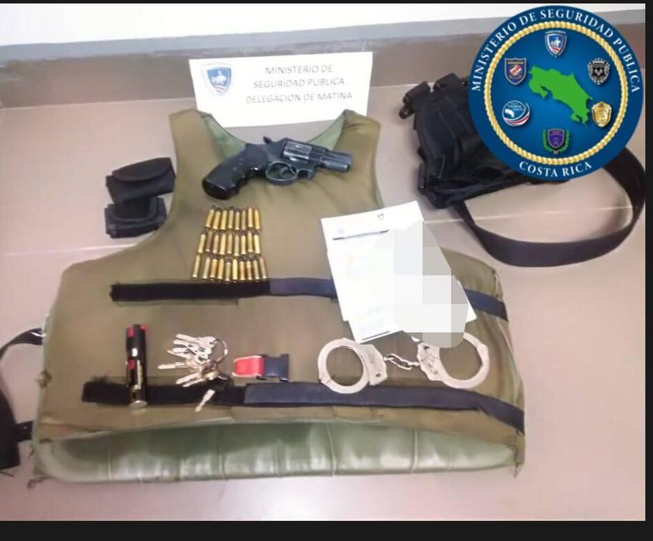 Detienen a guardas de seguridad por allanar ilegalmente casa y amenazar de muerte a hombre en Batán. Foto MSP.