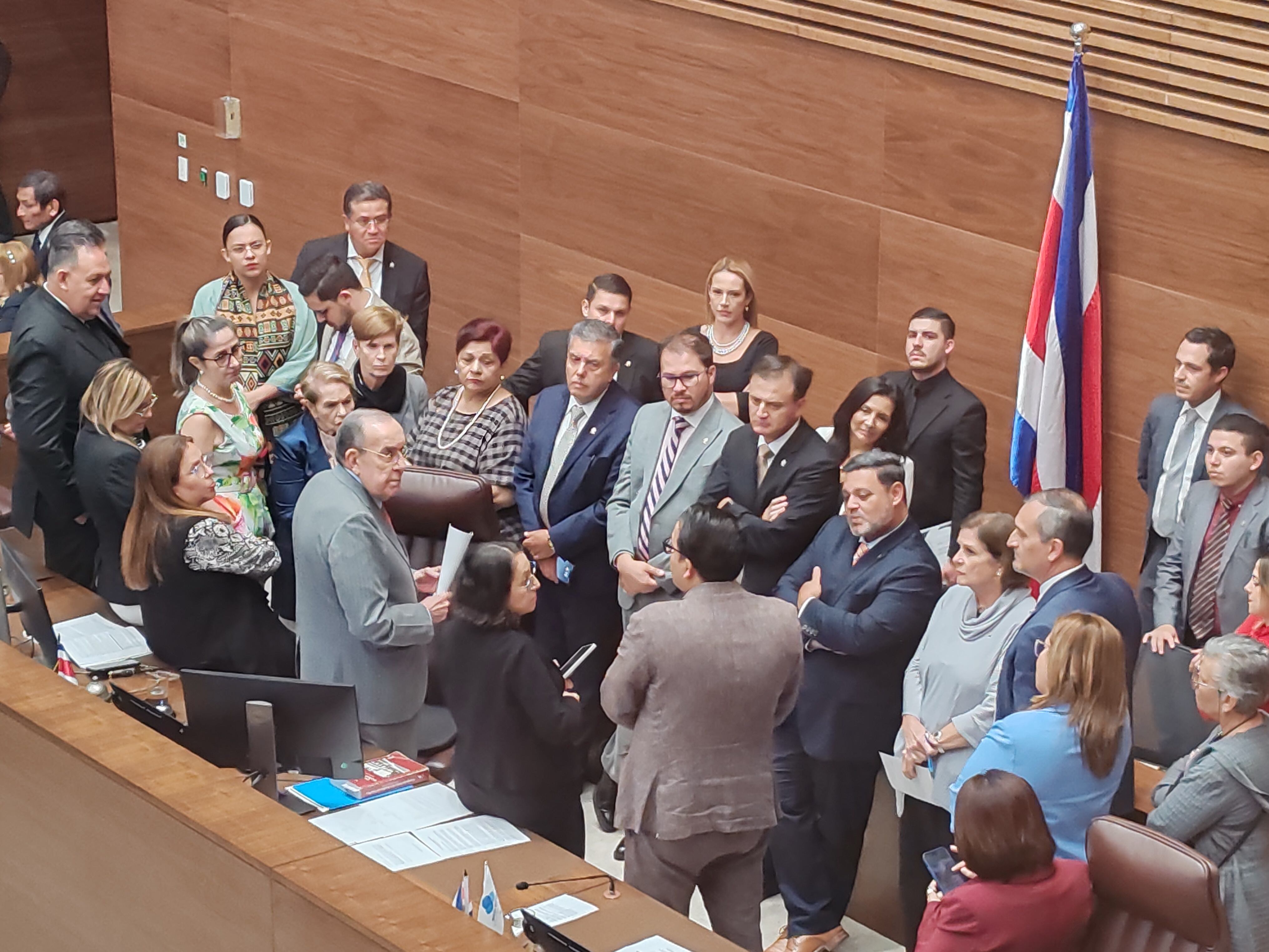 Plenario. Diputados. Asamblea Legislativa.