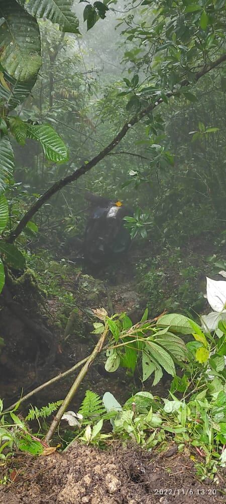 Tráficos heridos por caída de patrulla a guindo. Foto cortesía.