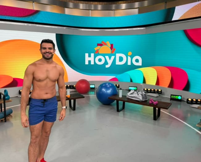 Sergio González, periodista de canal 8, en el programa Hoy Día de Telemundo.