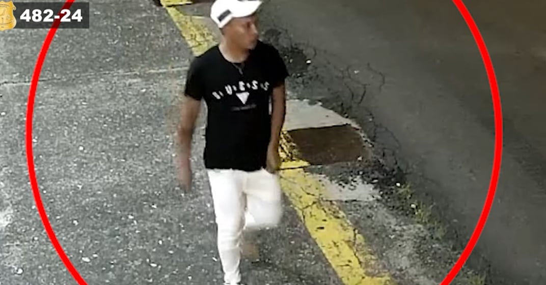 Una cámarade seguridad grabó al sospechoso.Una cámarade seguridad grabó al sospechoso.