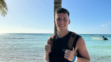 Influencer argentino probó comida callejera en Costa Rica y esto opinó