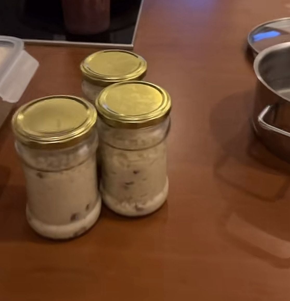 Mónica Oviedo Rodríguez es una tica en Alemania que el domingo 15 de marzo del 2026 hizo arroz de leche para darle a sus vecinos, pero ninguno le abrió la puerta