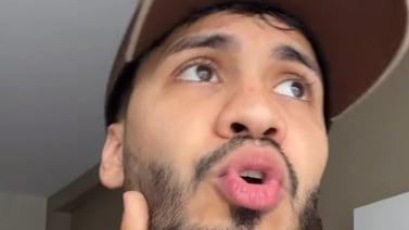 Araya Vlogs vive una pesadilla en el aeropuerto y asegura que perderá una buena cantidad de dólares