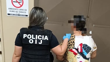 Detienen a señora de 70 años ligada a caso de joven que habría sido asesinado por personas a las que supuestamente asaltó