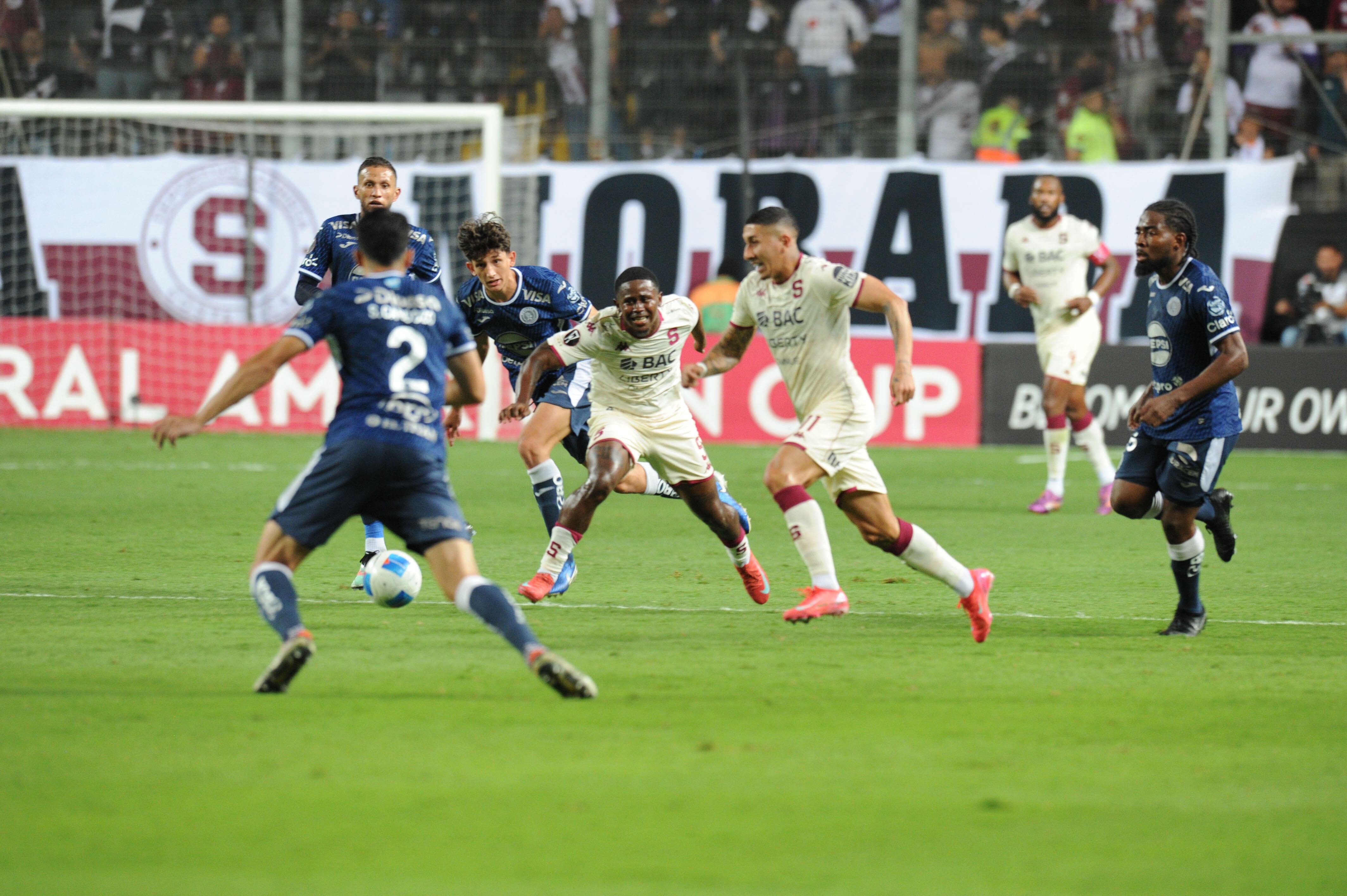 Deportivo Saprissa y el Fútbol Club Motagua.