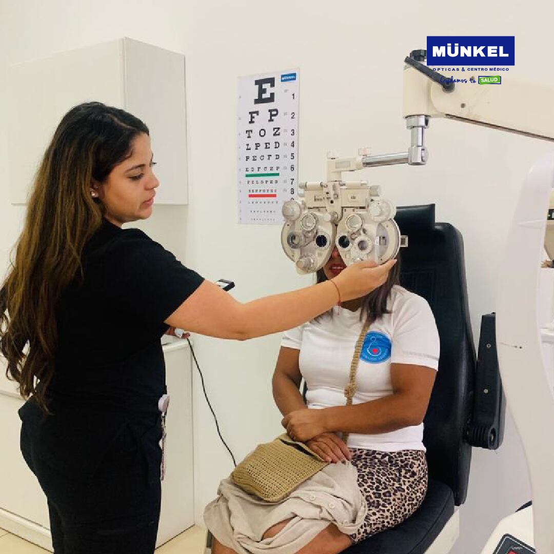 A partir de del próximo viernes 1 de setiembre arrancamos una nueva promoción: “Código Teja con Münkel”, la cual le regalará, de lunes a domingo, una tarjeta con 200 dólares (un poquito más de 105 mil colones), para que los aproveche en su salud o la de su familia.