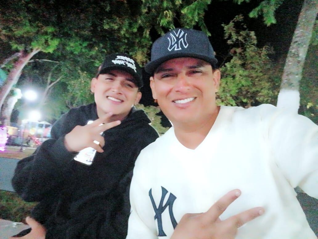 José Lorenzo Chavarría es un vecino de Esparza que está viviendo una alegría tremenda. Luego de pasar 19 años debiendo el bachillerato, al fin logró obtener el título y ahora sueña con más.