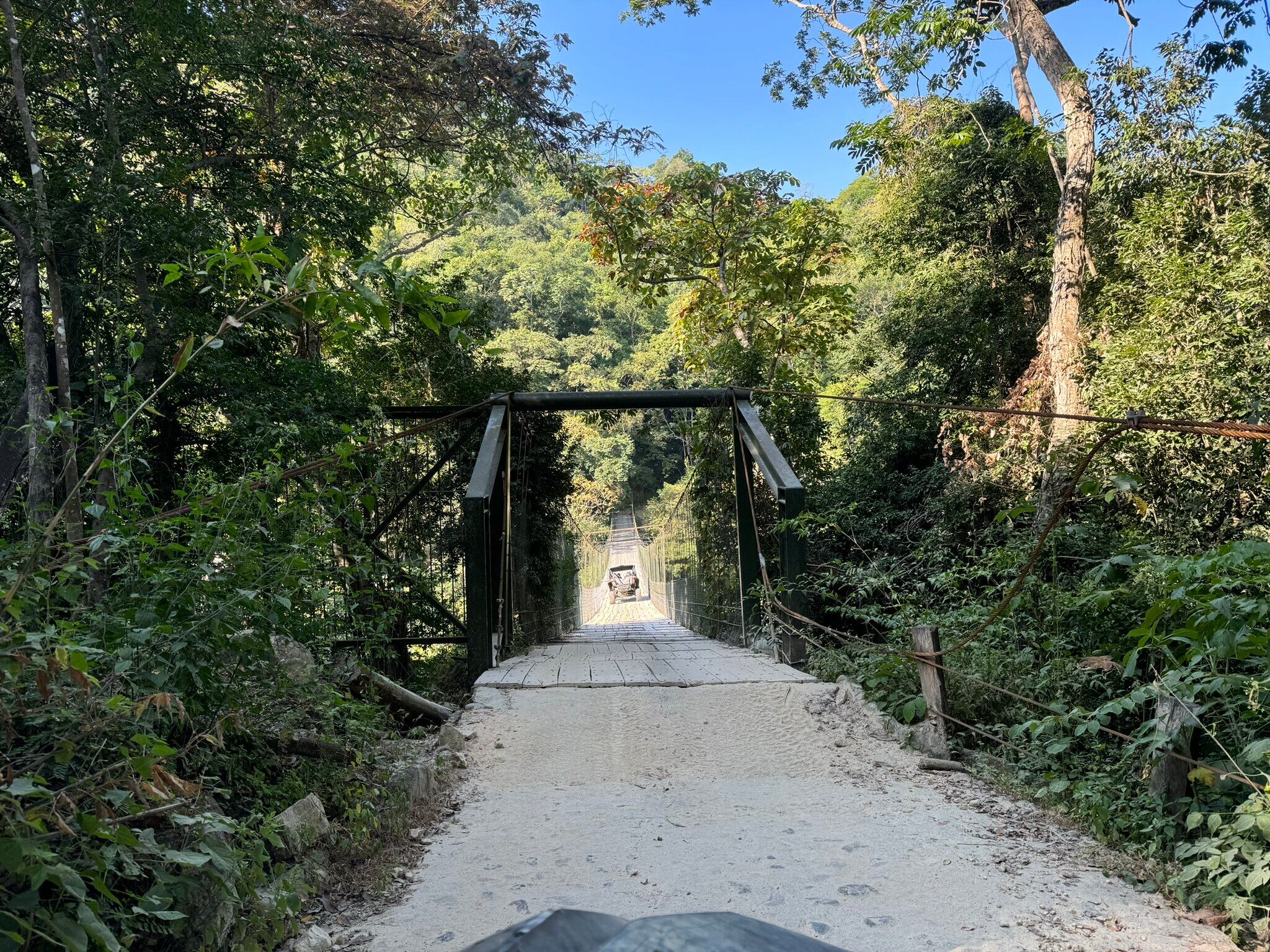 El puente colgante vehicular más largo del mundo está entre la naturaleza de México.