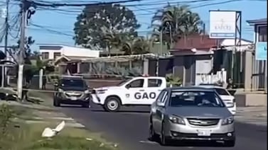 Hombres habrían tratado de asaltar a chofer de app de transporte y uno de ellos halló la muerte de forma horrible