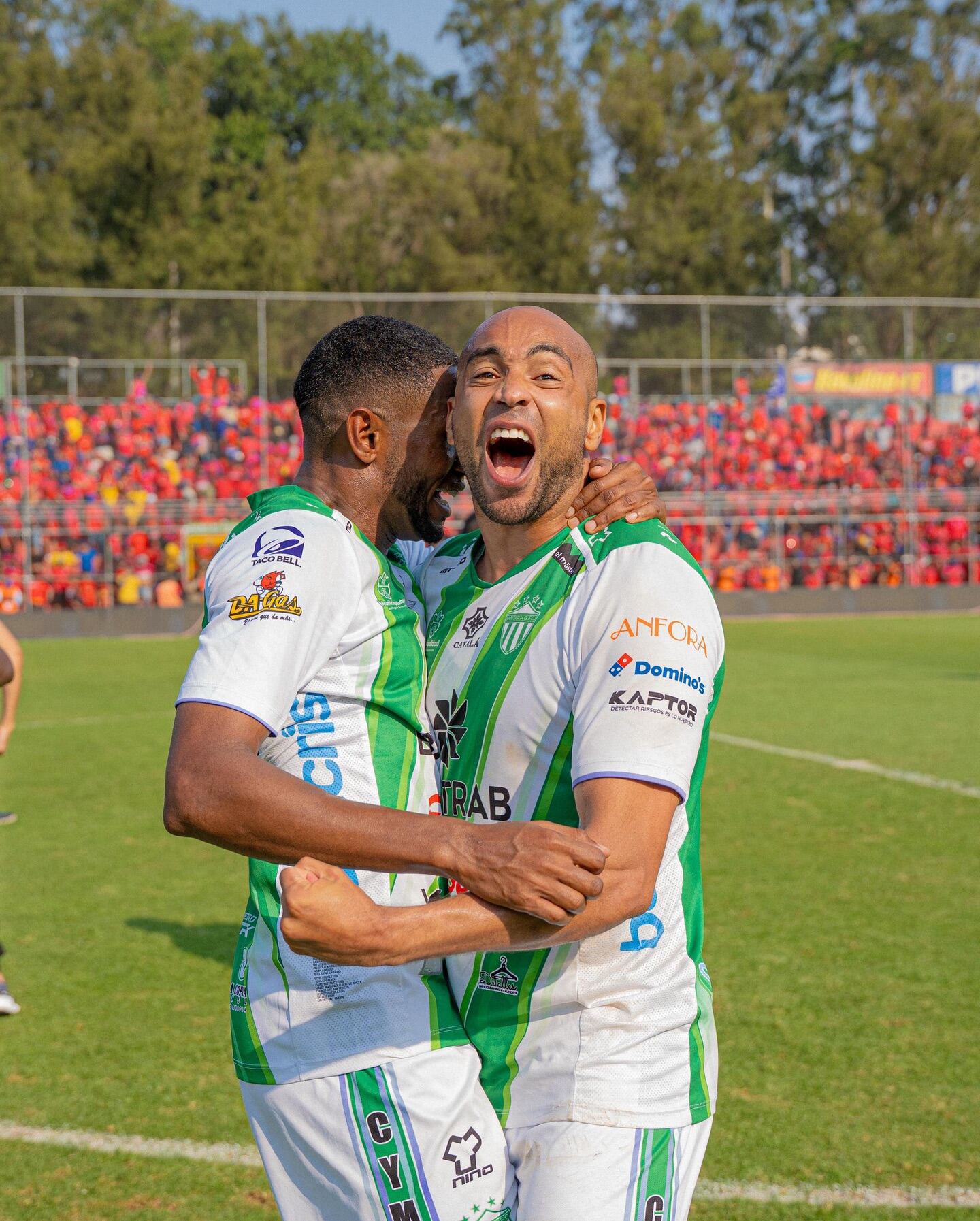 Alexander Robinson, Antigua GFC, campeón de guatemala