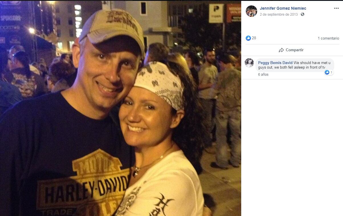 Estadounidenses que fallecieron en choque entre buseta y tráiler en La Cruz, Guanacaste. Foto tomada de Facebook.