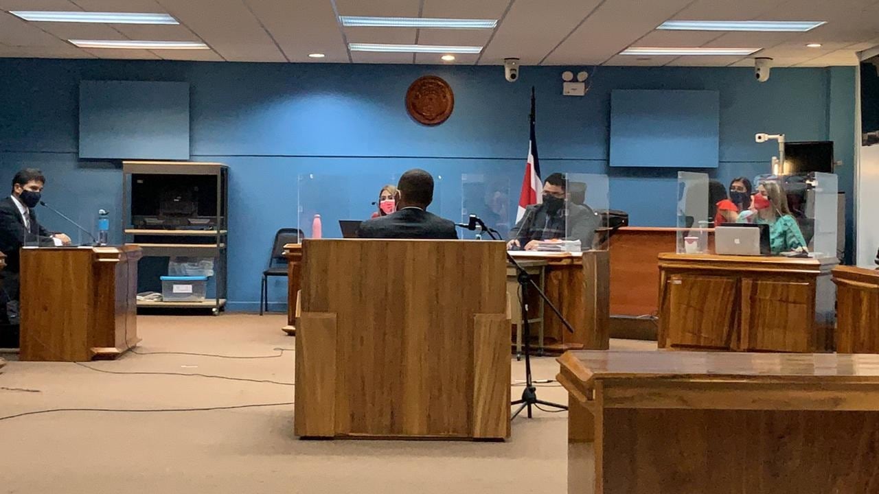 Saborío es testigo de los jugadores Celso Borges, Bryan Ruiz y Keylor Navas. Alonso Tenorio.