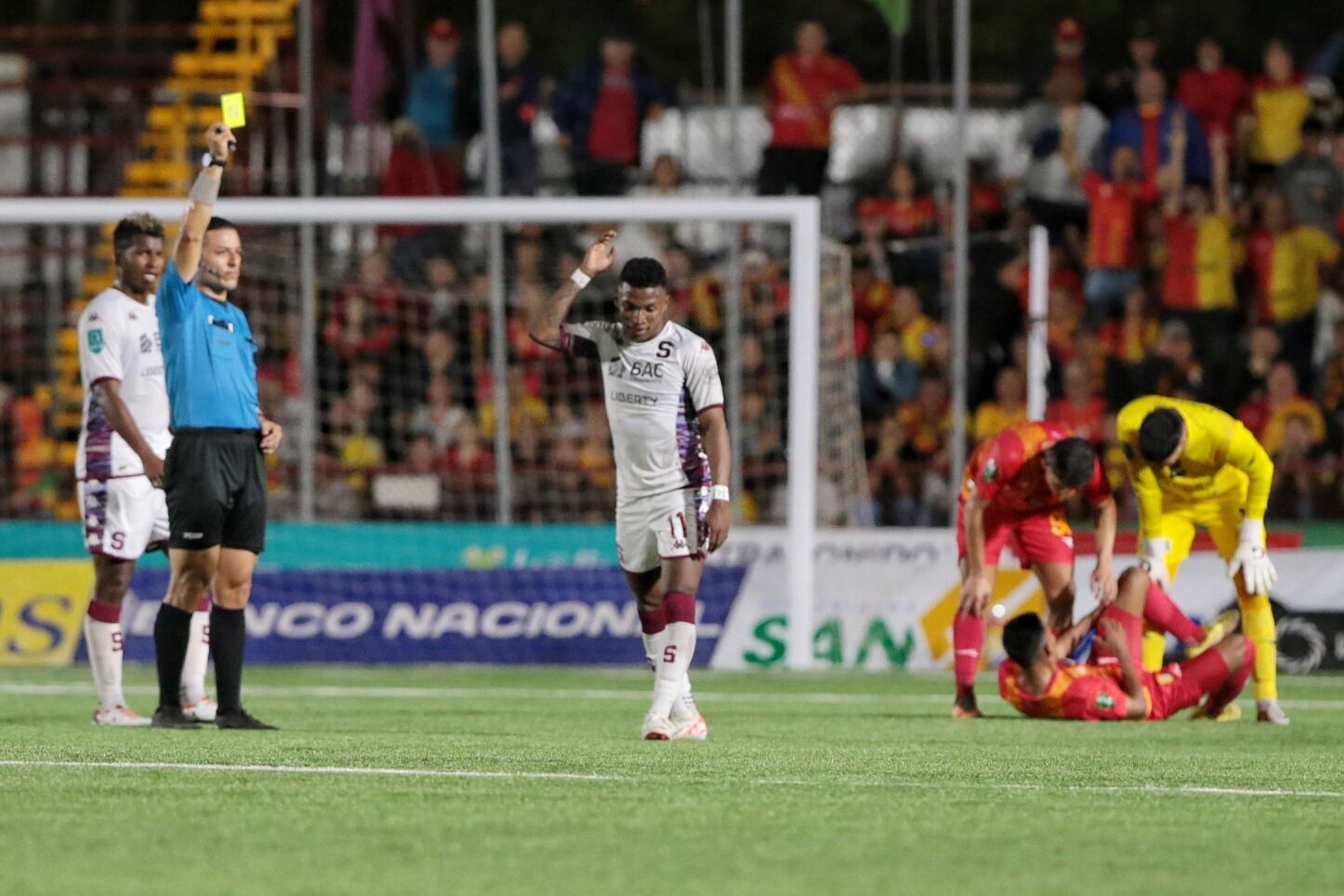 24/01/2024/ Juego entre el Club Sport Herediano vs Deportivo Saprissa por la jornada 4 del torneo clausura de la copa Promerica en el estadio Carlos Alvarado de Santa Bárbara de Heredia / Foto John Durán