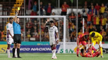 Herediano-Saprissa será clave para medir nueva regla del arbitraje