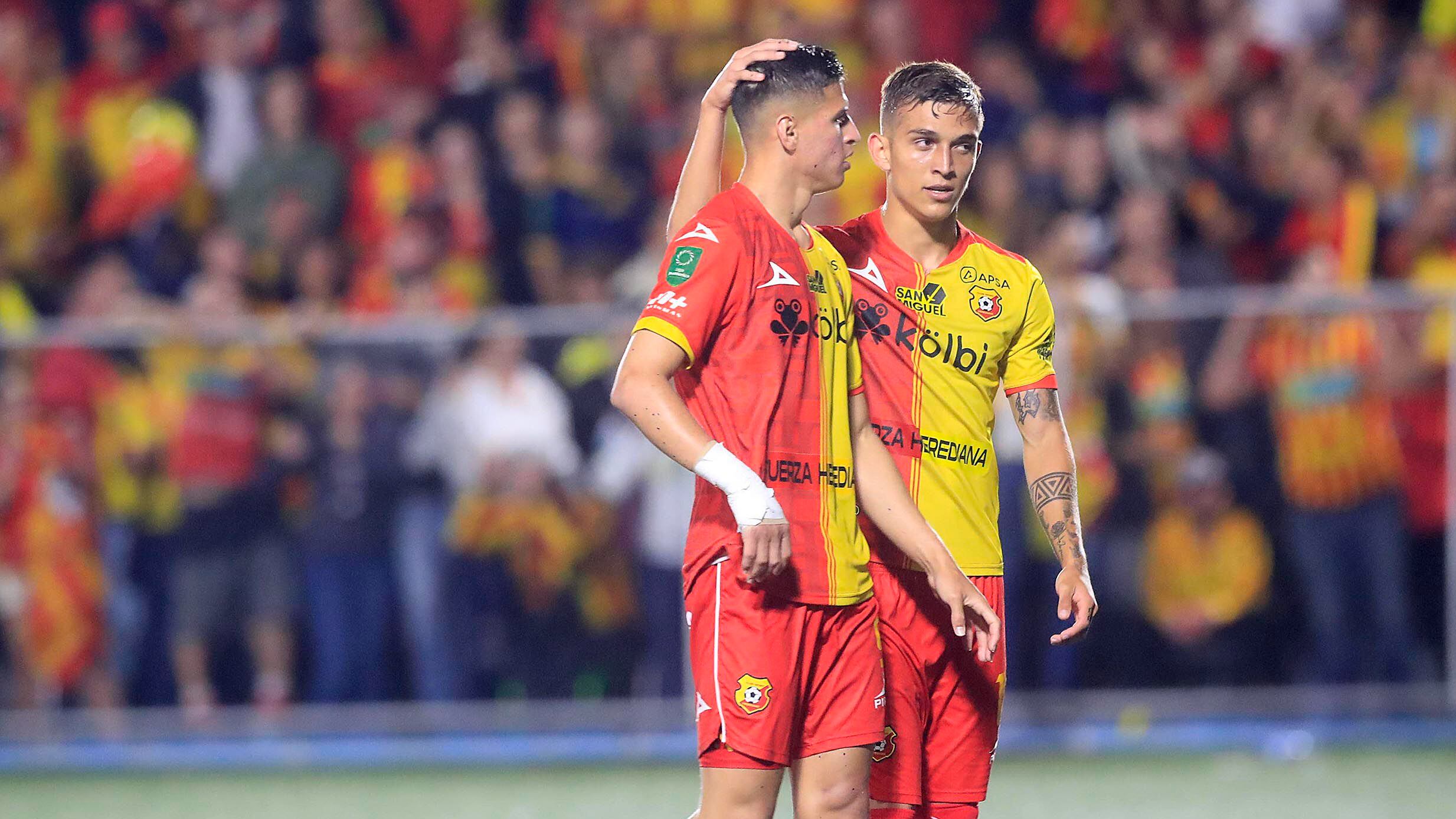 Anthony Contreras y Kenneth Vargas