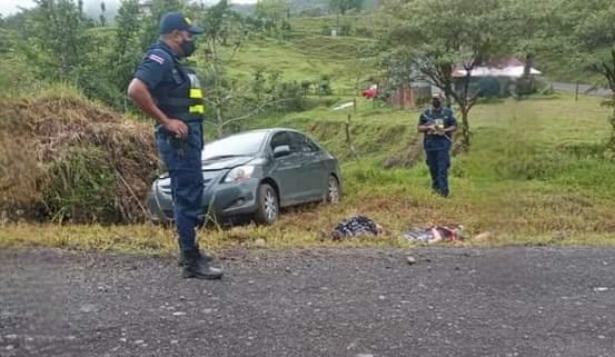 La detención de dos posibles sospechosos ocurrió en una vía que comunica Cabanga Cabanga de Guatuso con Nuevo Arenal de Tilarán. Foto suministrada por Edgar Chinchilla.