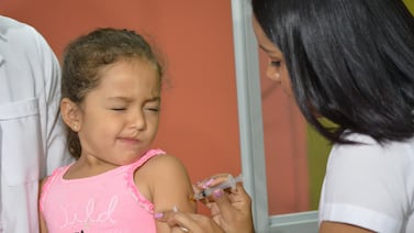 Si no tiene la tarjeta de vacunas al día o no sabe ni cuáles tiene, debe urgentemente inyectarse contra peligrosa enfermedad