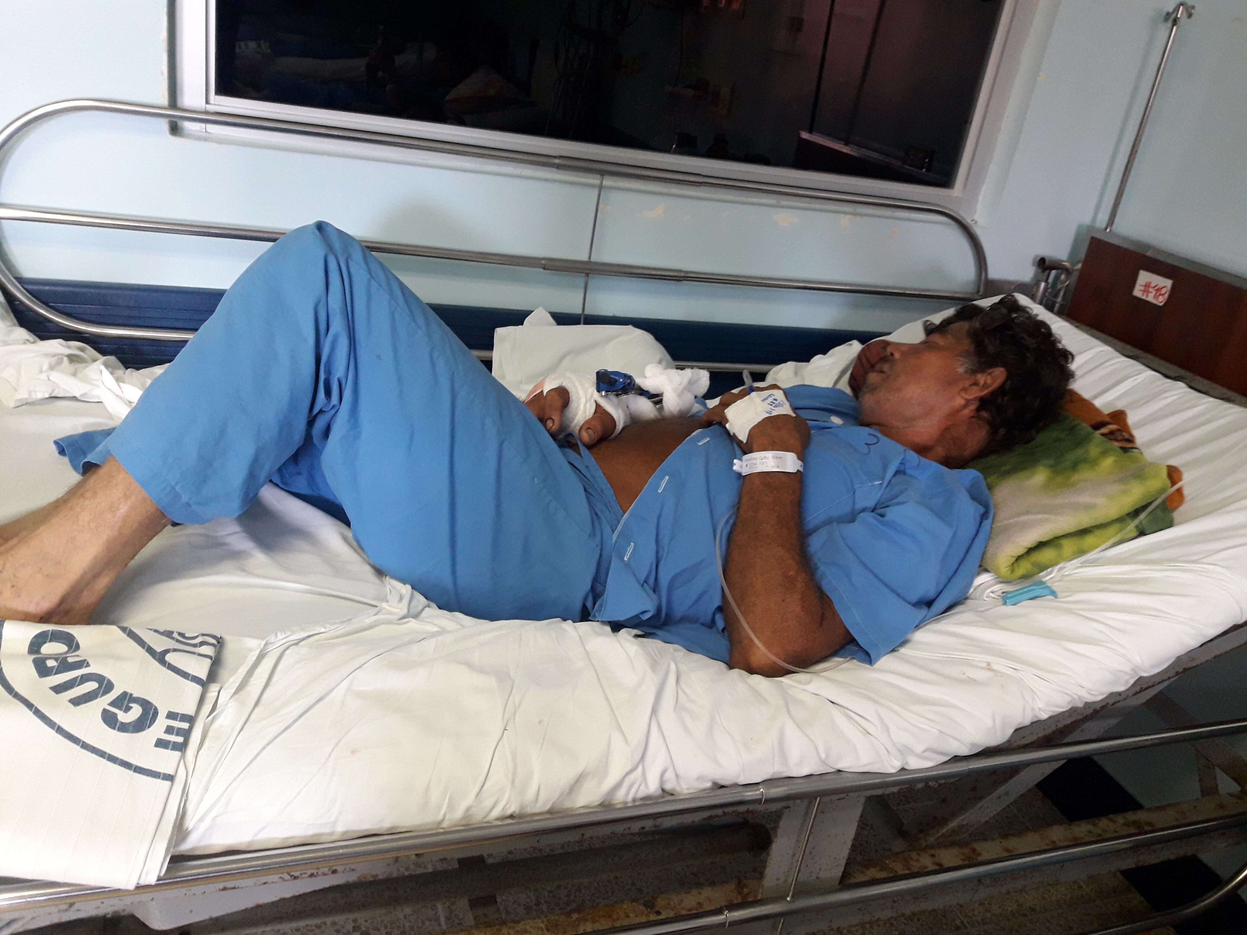 Anselmo Cortés, hombre que sobrevivió a ataque de cocodrilo en Osa. Foto Alfonso Quesada.