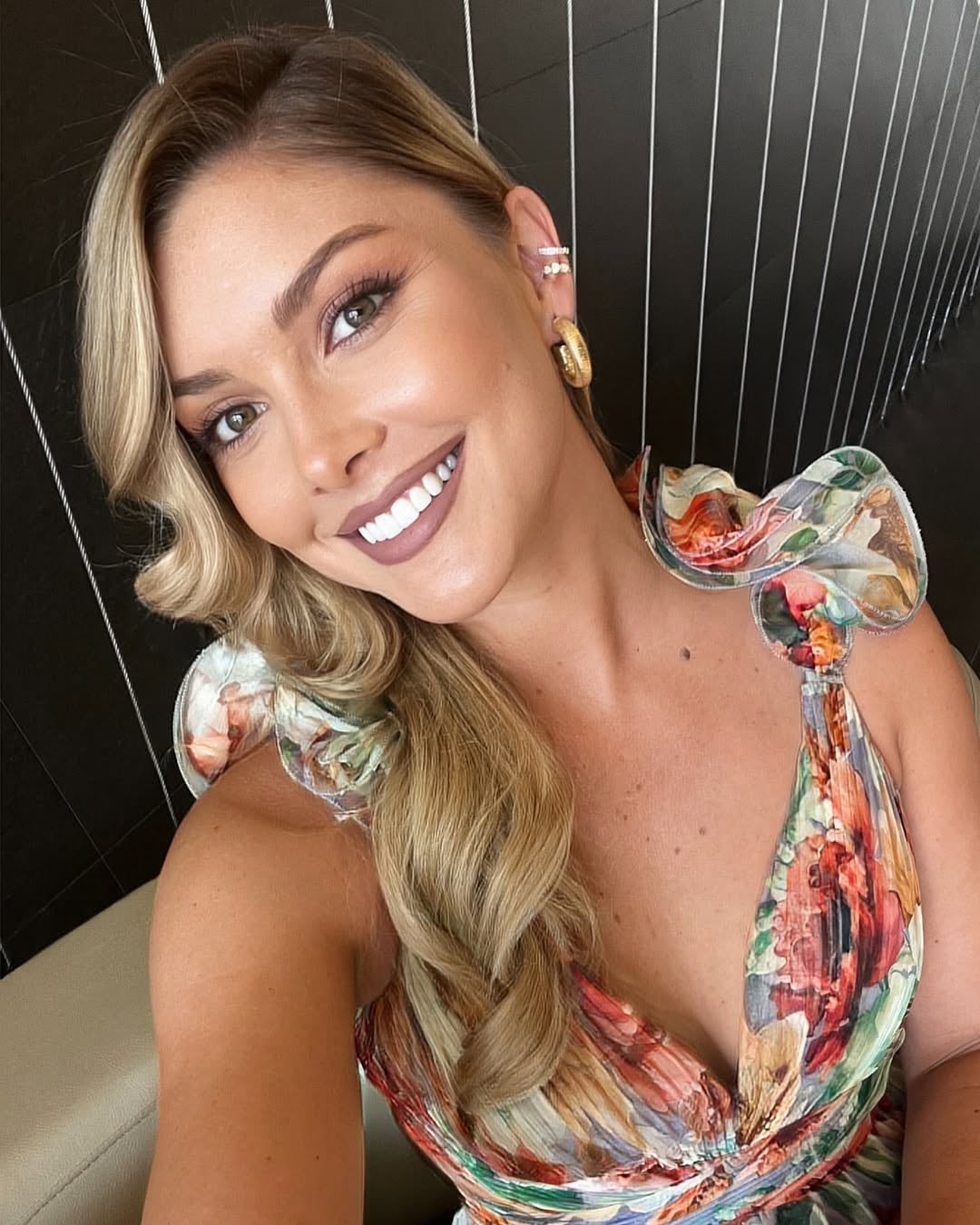 Lisbeth Valverde anda en un puro corre y corre porque cada día que pasa está más cerca su regreso a la televisión, de nuevo, de la mano de canal 7.