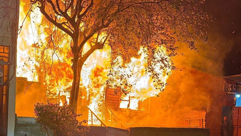 La emergencia en Pavas sobrevino la madrugada de este domingo 23 de marzo. Fotografía: