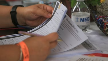 Conocido restaurante abrirá en Grecia y busca personal en feria de empleo