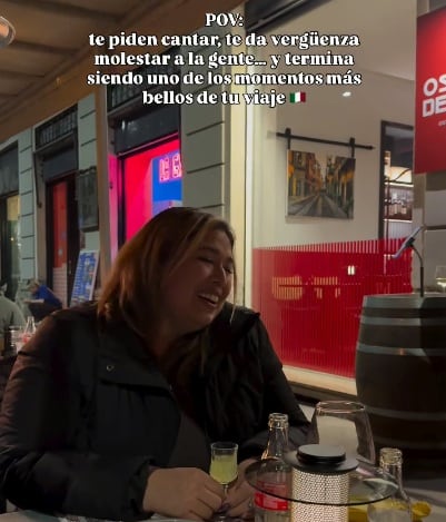 A la cantante Jafet Jerez le robaron el bolso en Italia, pero una familia tica la rescató y ella terminó tan feliz que hasta cantó y enamoró el ambiente