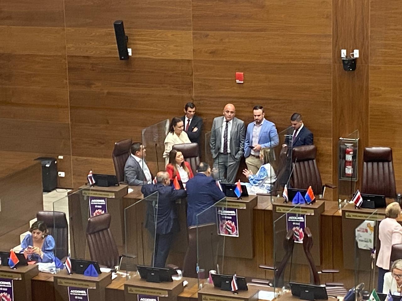 Fracción del PUSC reunida en el plenario