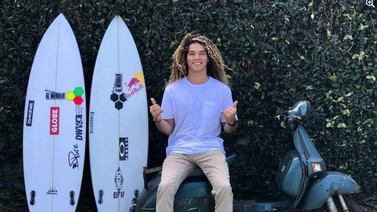 Surfista que comía caldosa fue asesinado 34 días después que su hermano