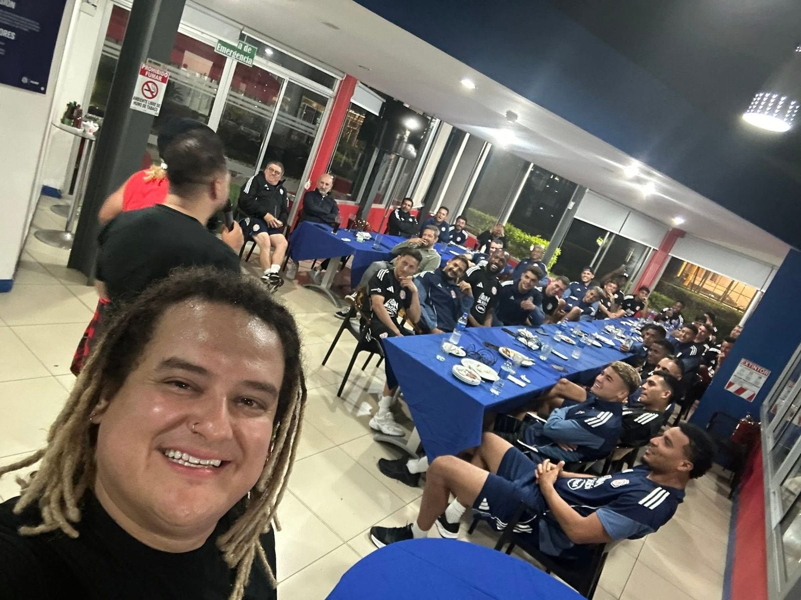 Humoristas de La Base Podcast con los jugadores de la Selección Nacional de Costa Rica previo al partido contra Nicaragua.