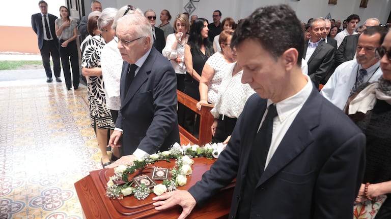 Fotos: Familia y allegados dan el último adiós a ex primera dama Lorena Clare