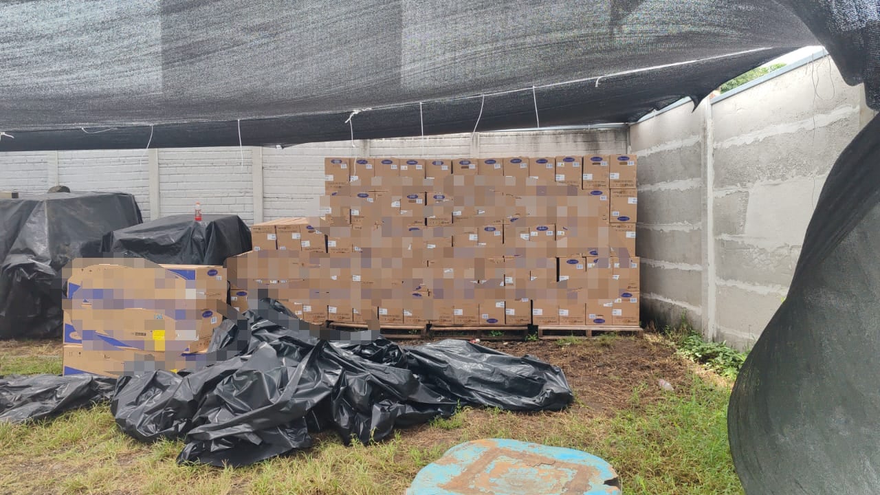 El robo de un contenedor que transportaba más de 500 equipos de aire acondicionado, además de la presunta privación de libertad del conductor, llevó a los agentes del OIJ de Alajuela. Foto: OIJ