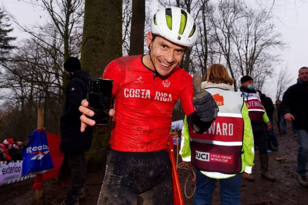 Felipe Nystrom se disculpó por lo sucedido con Mathieu Van der Poel Foto: Tomada de Brújula Bike