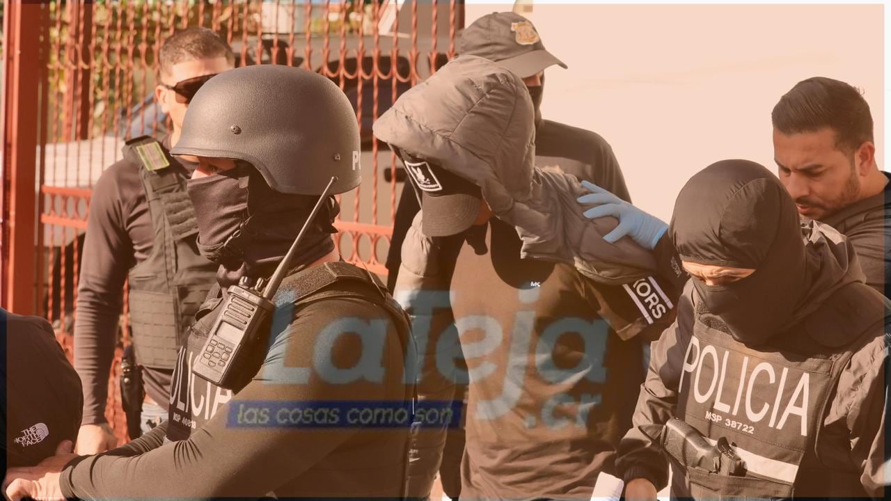 El jugador Carlos Barahona va ser interrogado en la Fiscalía. Foto: Alonso Tenorio