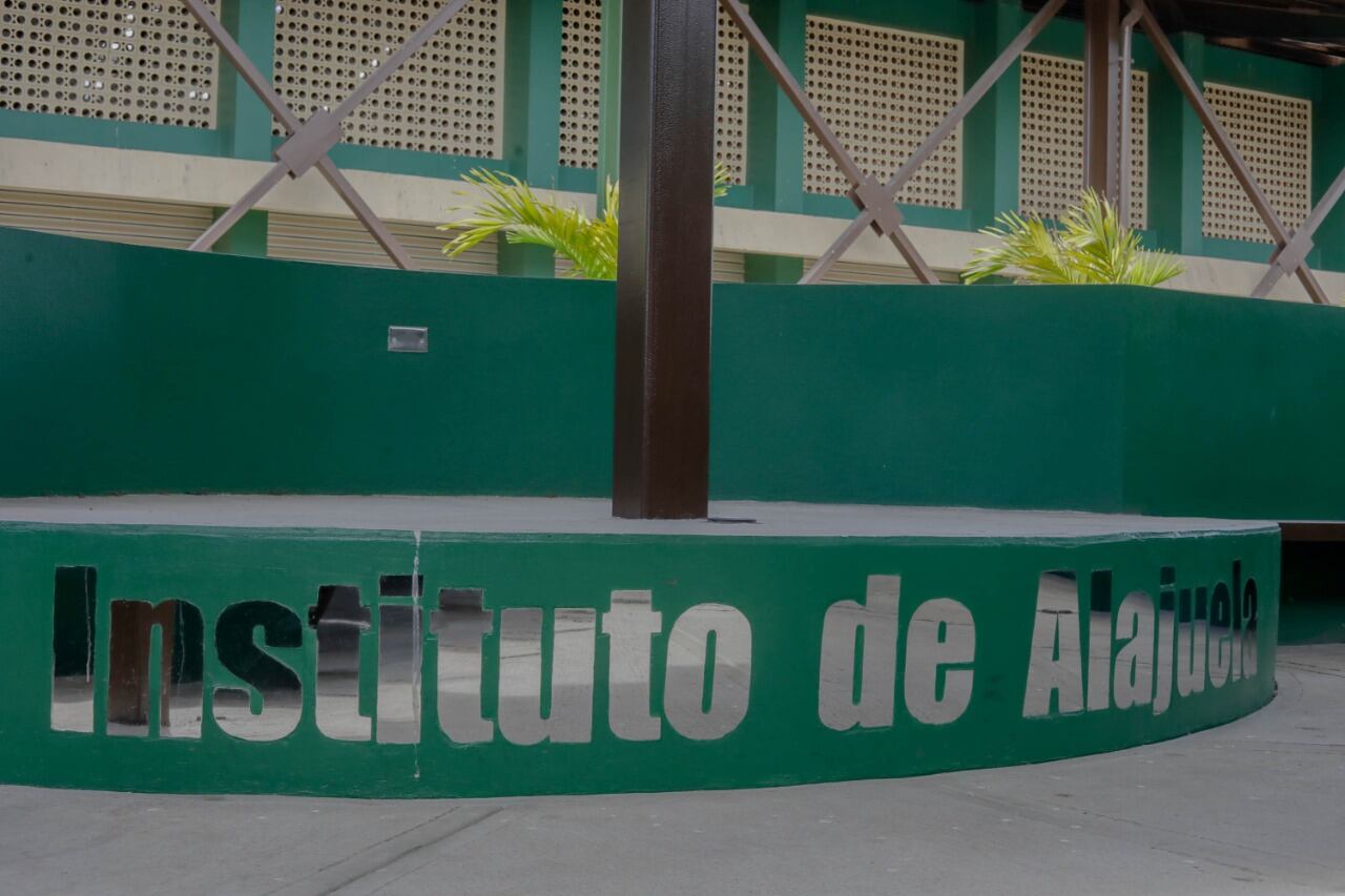 Media Luna, Instituto Alajuela. Foto Presidencia.