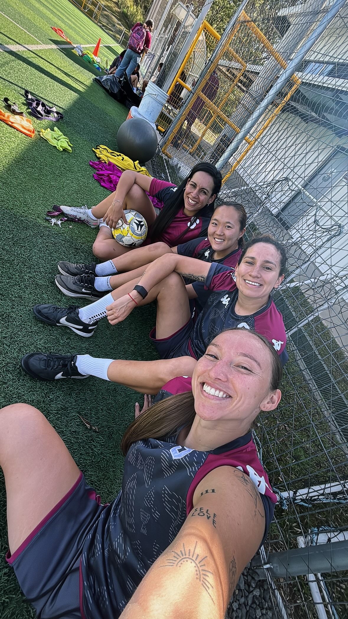 Gloriana Villalobos ilusionó al saprissismo al mostrar una imagen en el centro deportivo "Beto" Fernández. Instagram Gloriana Villalobos.