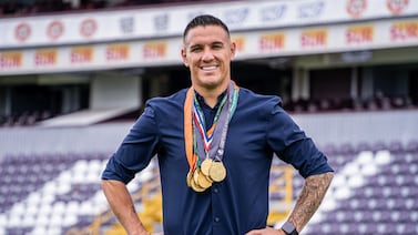 Renovación de David Guzmán divide a la afición de Saprissa