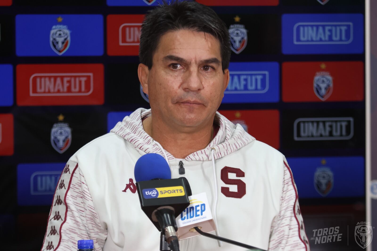 Vladimir Quesada no quiso decir si lo ocurrido con Pablo Arboine da para una sanción interna. Su creencia es que los trapos sucios se lavan de la puerta para adentro.