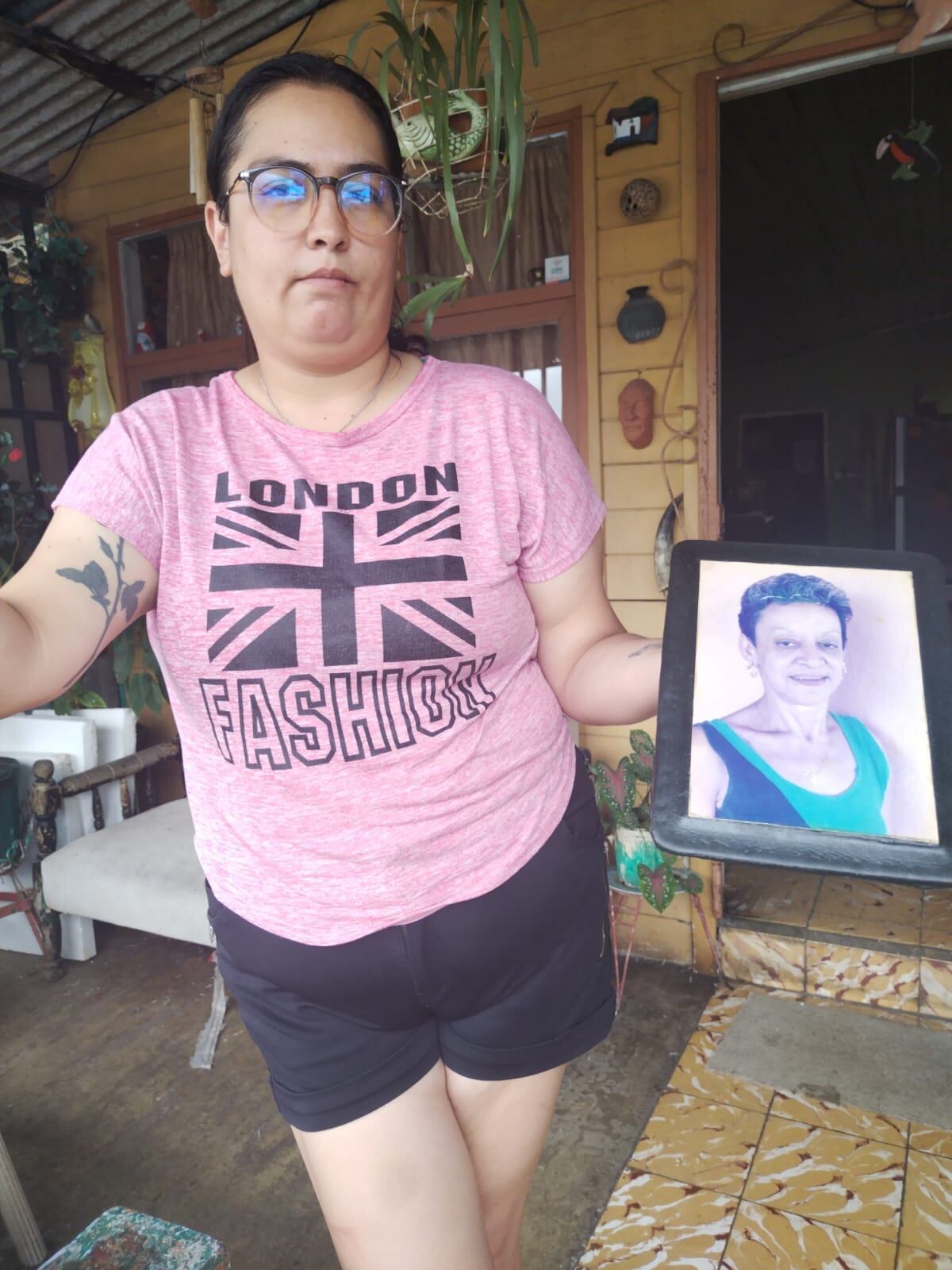 Reneé Alfaro González de 73 años, falleció después de estar luchando 79 días en el hospital por las lesiones que le provocó un bus.