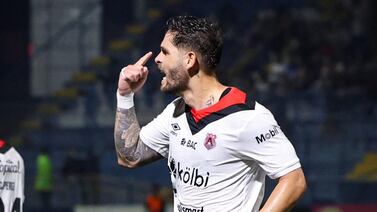 Jonathan Moya tuvo fuerte encontronazo con la afición tras partido ante Sporting