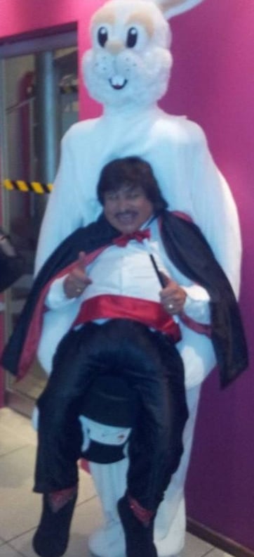 Carlos Ramos, El Porcionzón, en sus transformaciones de El Chinamo.