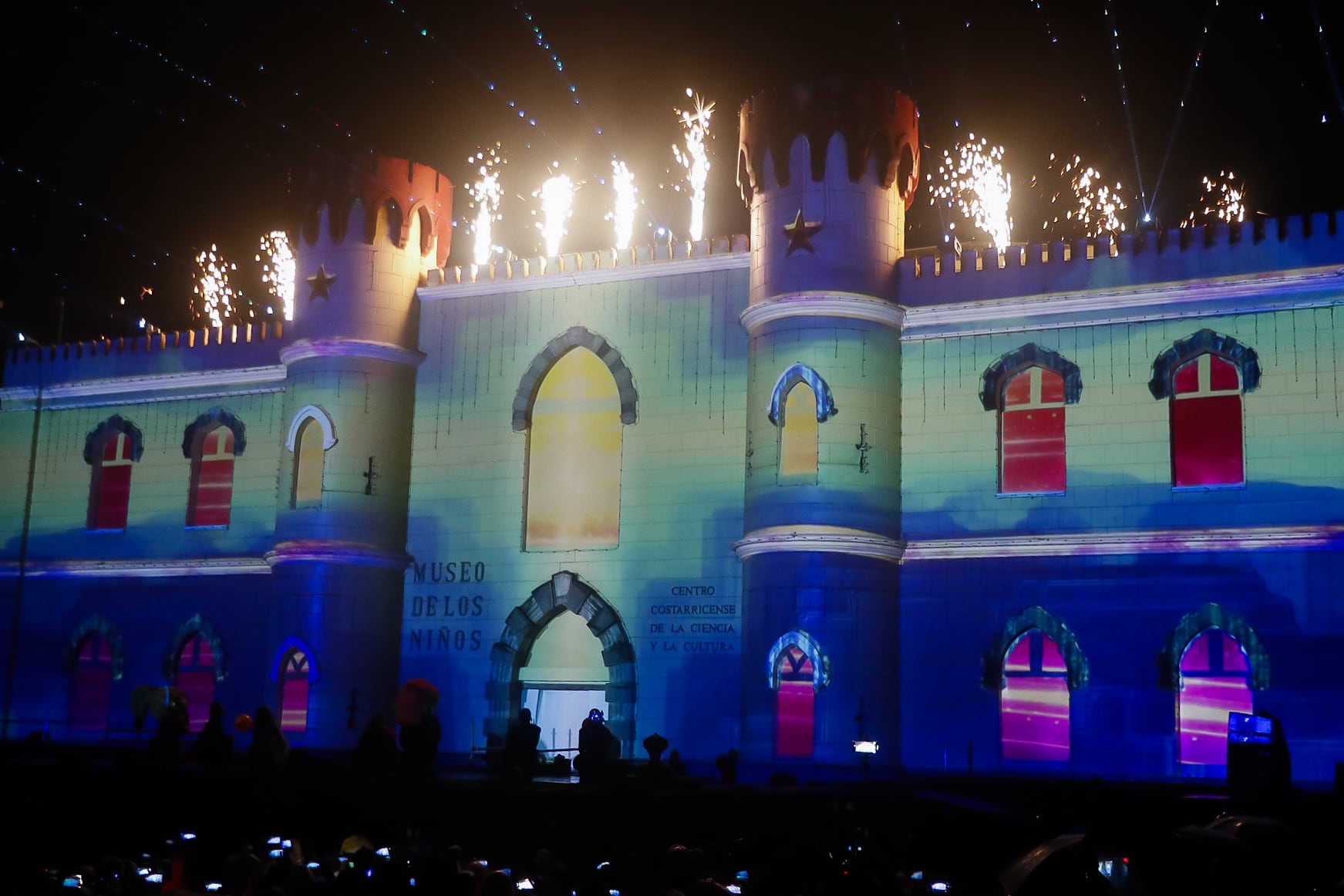 29/11/2024. Iluminación del Museo de los Niños. San José. Fotografía: Lilly Arce.