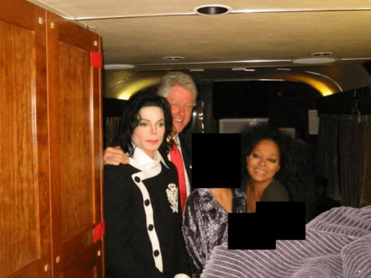 जेफ्री एपस्टाईन प्रकरणात प्रसिद्ध व्यक्ती आणि राजकारण्यांचे फोटो समोर आले आहेत