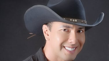 Cantante Gregory Cabrera sufrió doloroso accidente y tuvo que ser atendido de emergencia