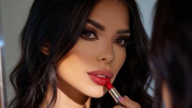 Modelo Karina Porras impacta con sus abdominales y aclara algo que muchos se preguntan